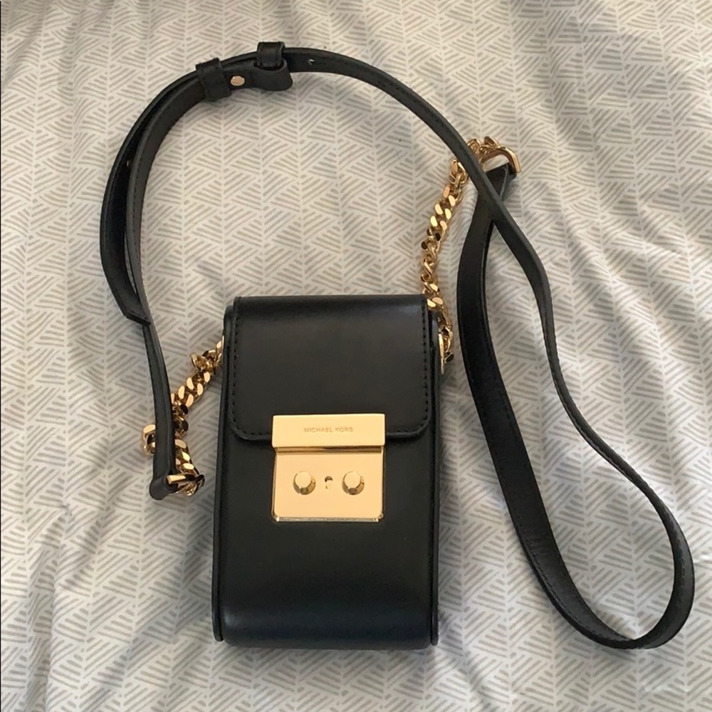 Michael Kors cellphone crossbody